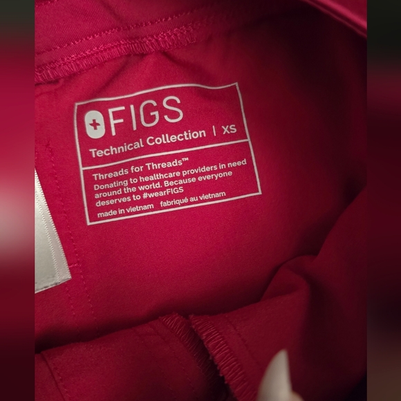 Figs Zamora XS in Ultra Rose - Picture 3 of 6